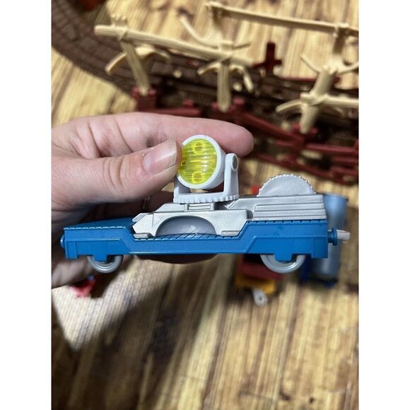 Thomas & Friends Trackmaster Railway Shake Shake Bridge With Trains - Picture 8 of 12